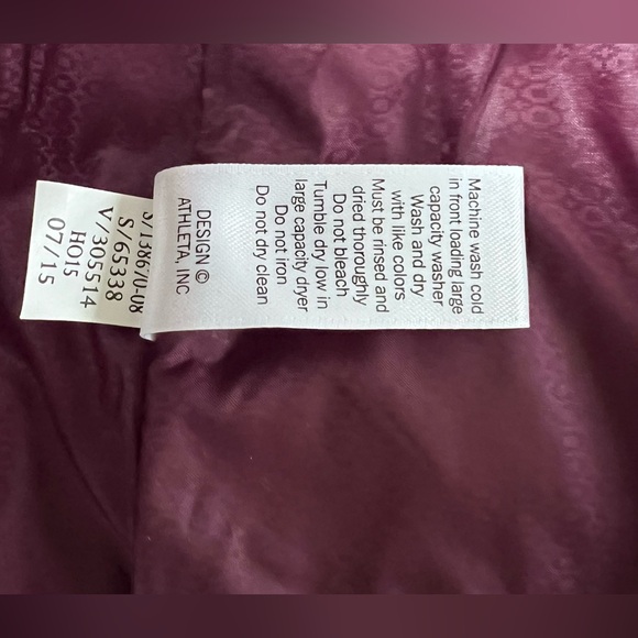 Athleta down vest burgundy size XS gently used. - Picture 9 of 10